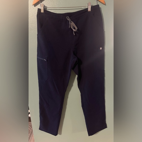 Figs Yola Skinny Scrub Pants - Picture 7 of 9